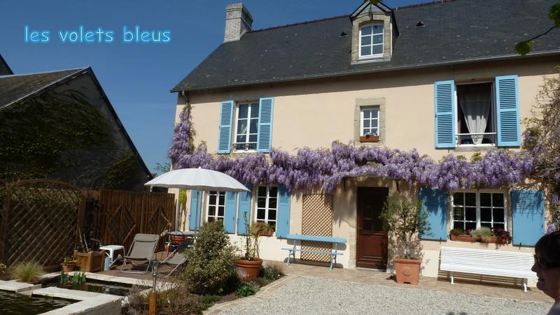 Les Volets Bleus Bed & Breakfast Saint-Martin-des-Entrees Ngoại thất bức ảnh