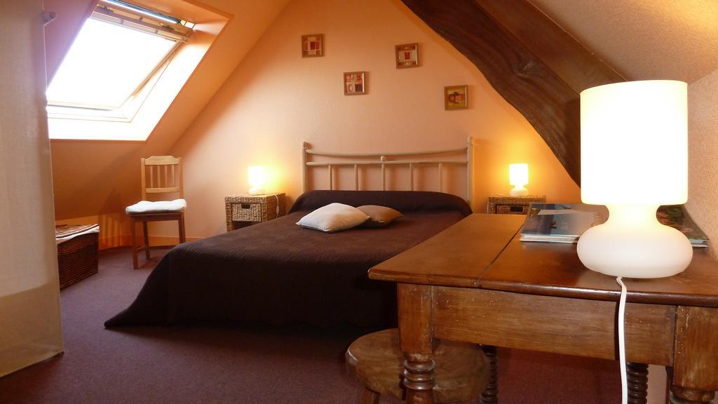 Les Volets Bleus Bed & Breakfast Saint-Martin-des-Entrees Phòng bức ảnh